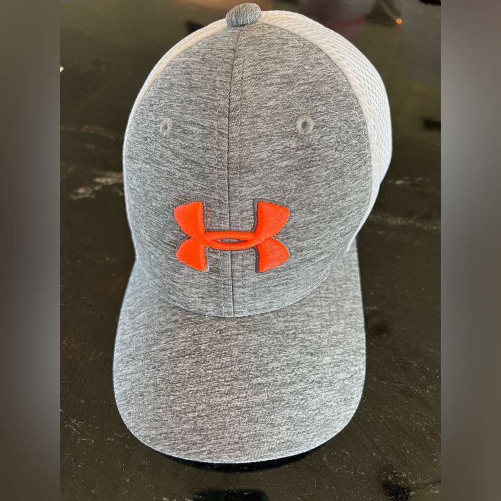 Under Armour youth size, small/medium fitted hat